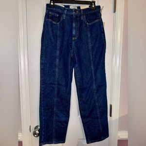 New Universal Thread Vintage Cut Blue jeans size 6 Reg